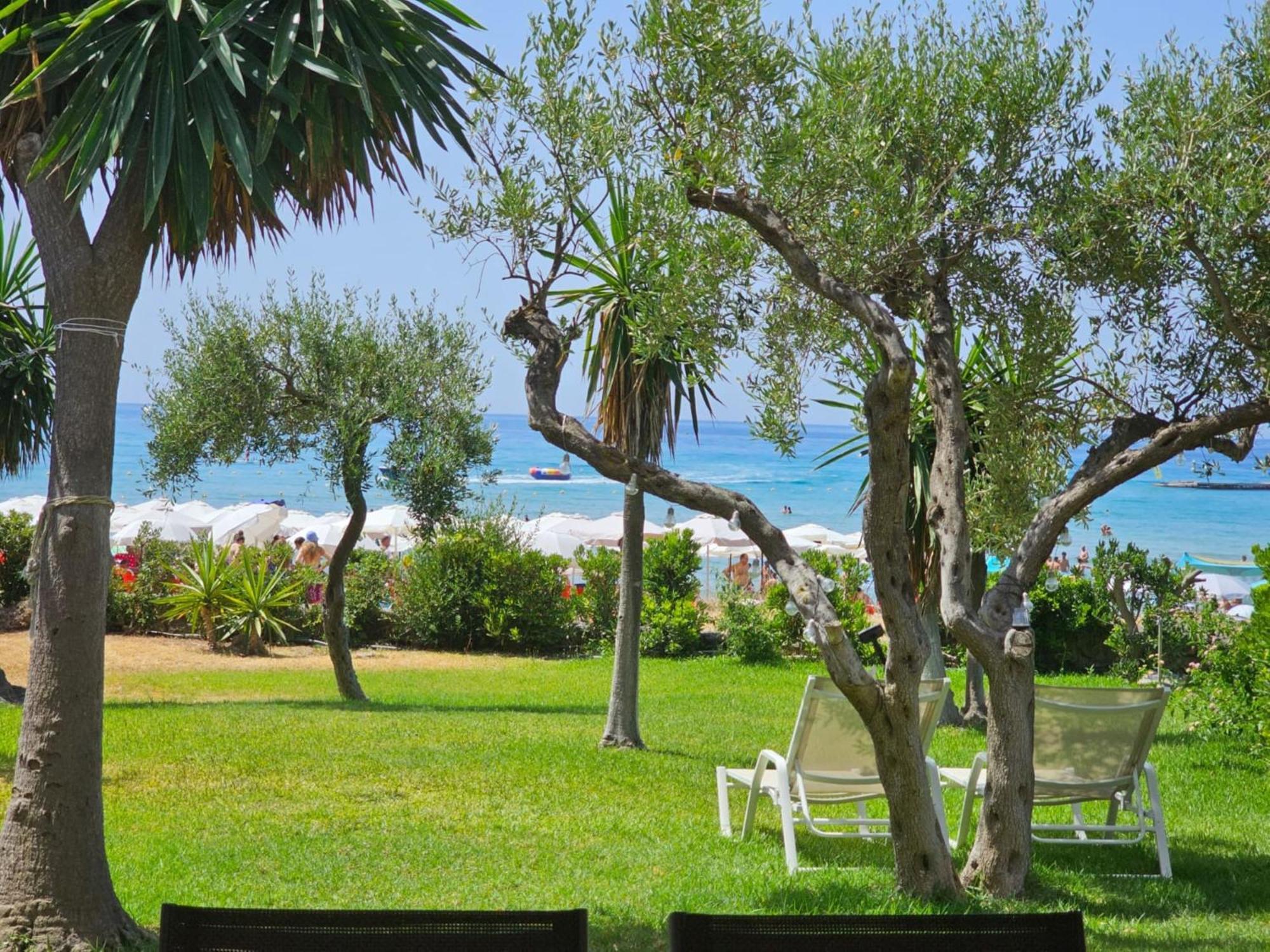 Glyfada Beachfront Apartment A3G Buitenkant foto